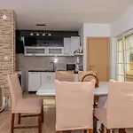 In 41379 アパート *